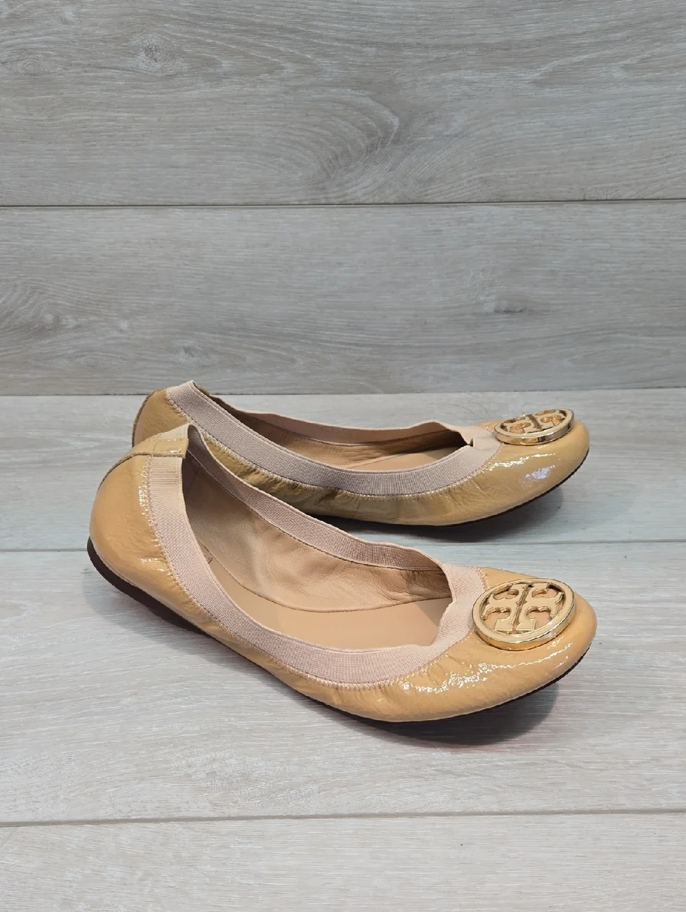 Tory Burch Nude Gold Logo Patent Leather Ballet Flats Shoes Sz 9M